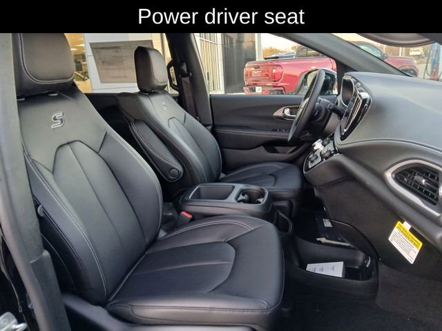 New 2026 Chrysler Pacifica Select image 15