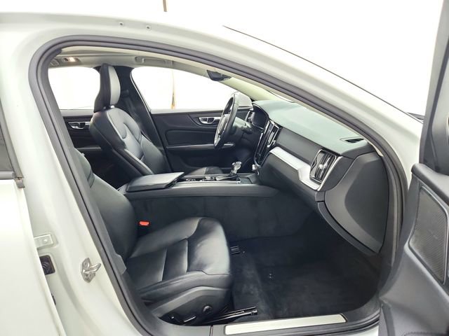 Used 2019 Volvo S60 T6 Momentum w/ Multimedia Package image 14