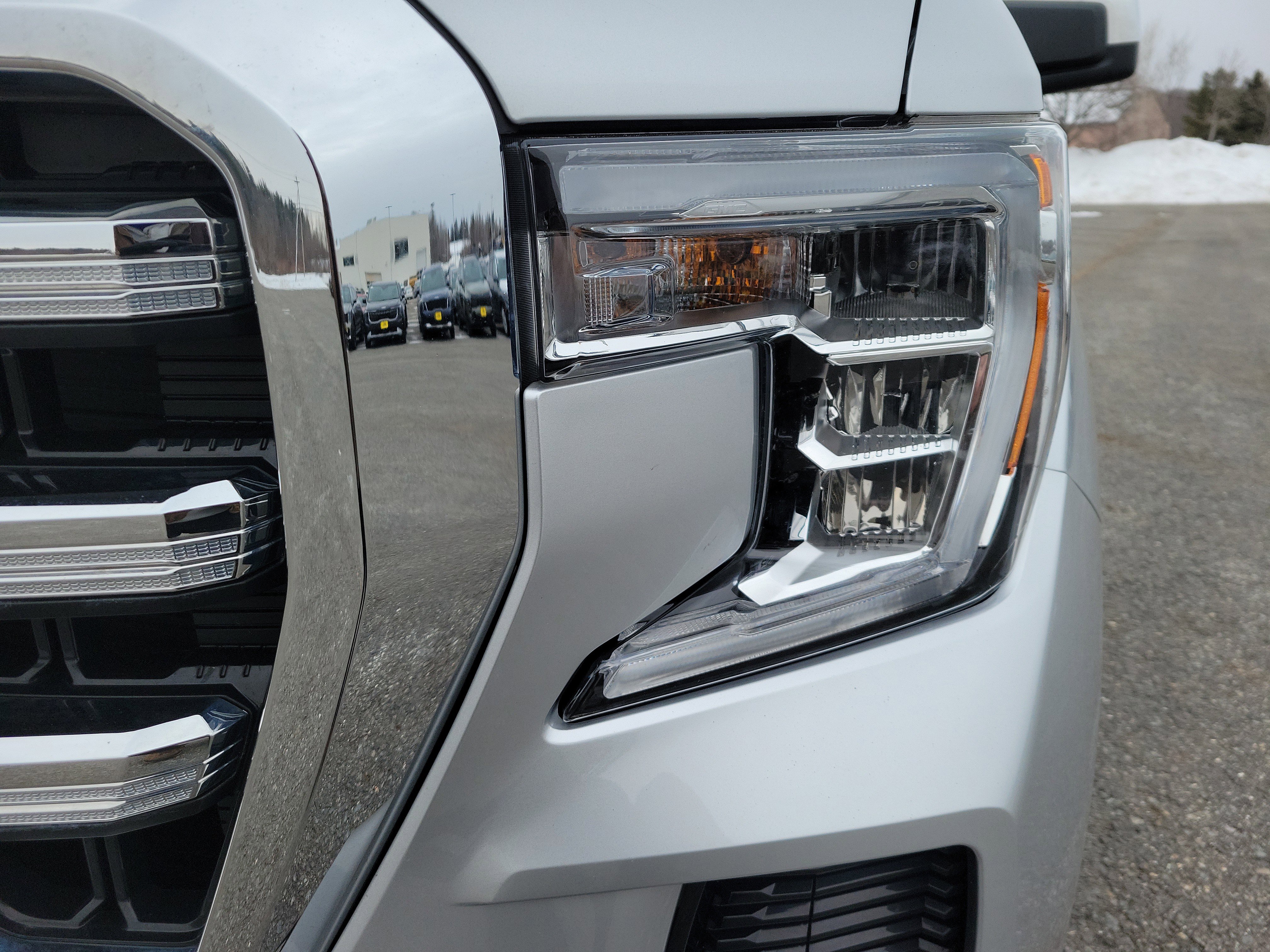 Used 2021 GMC Sierra 1500 SLE w/ X31 Off-Road Package image 9