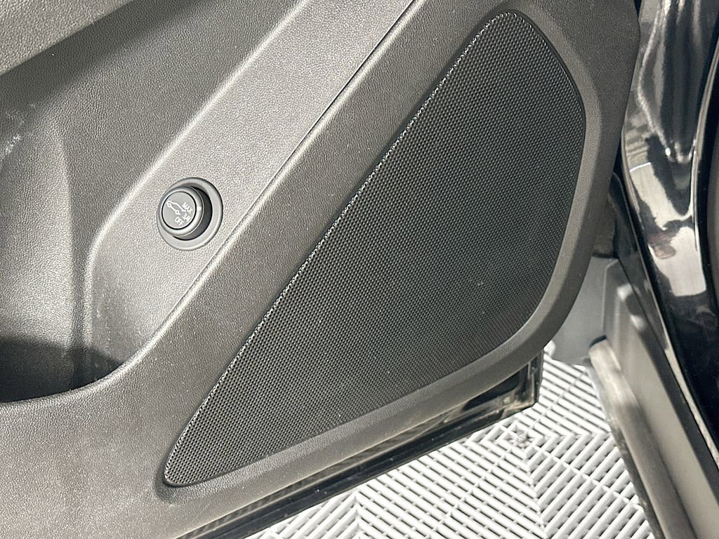 Used 2024 Chevrolet Equinox LT w/ LPO, Floor Liner Package FWD image 27