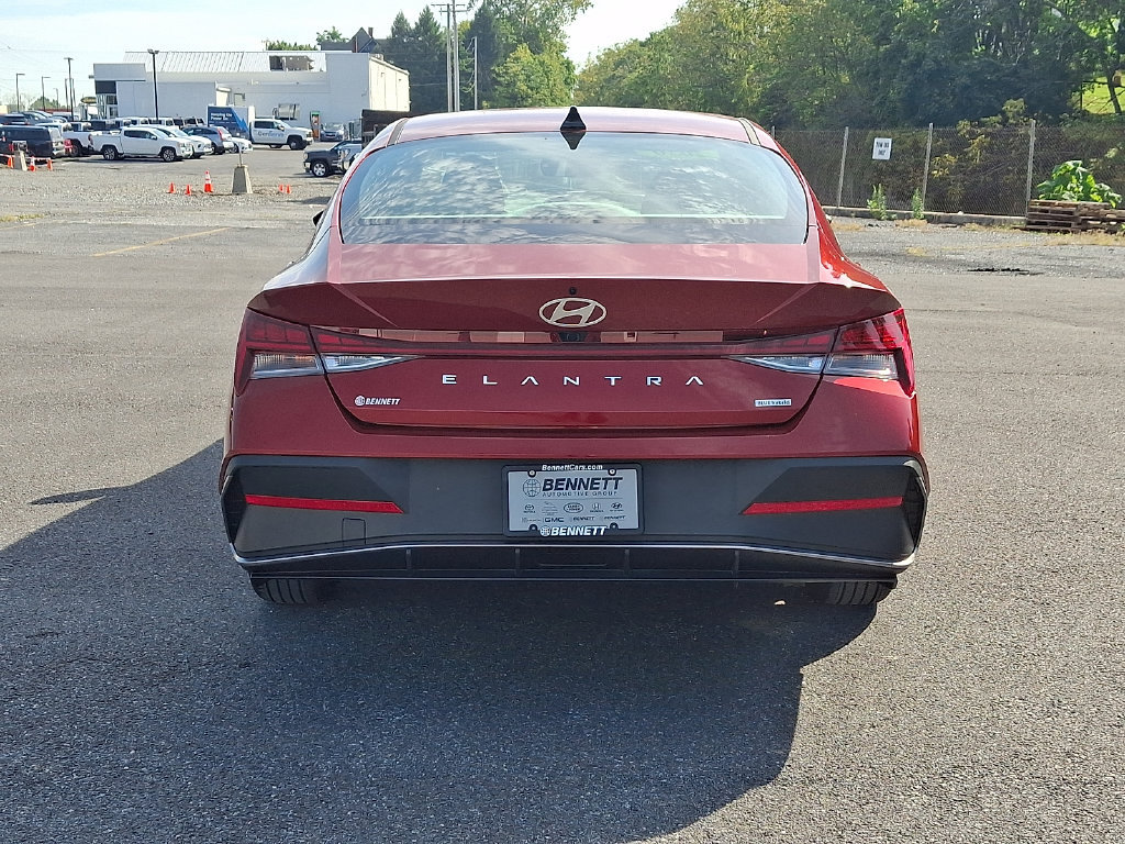 Used 2026 Hyundai Elantra Hybrid FWD image 5