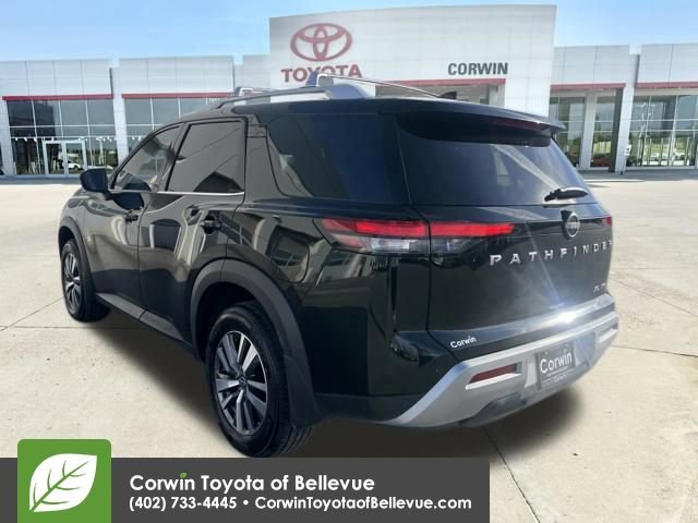 Used 2025 Nissan Pathfinder SL AWD/4WD image 3