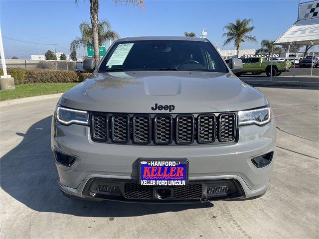 Used 2022 Jeep Grand Cherokee Laredo X image 3