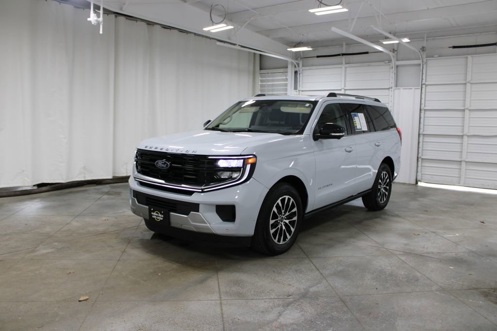 Used 2025 Ford Expedition Platinum image 4