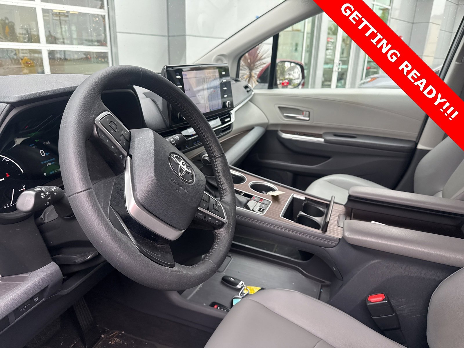 Used 2022 Toyota Sienna XLE image 9