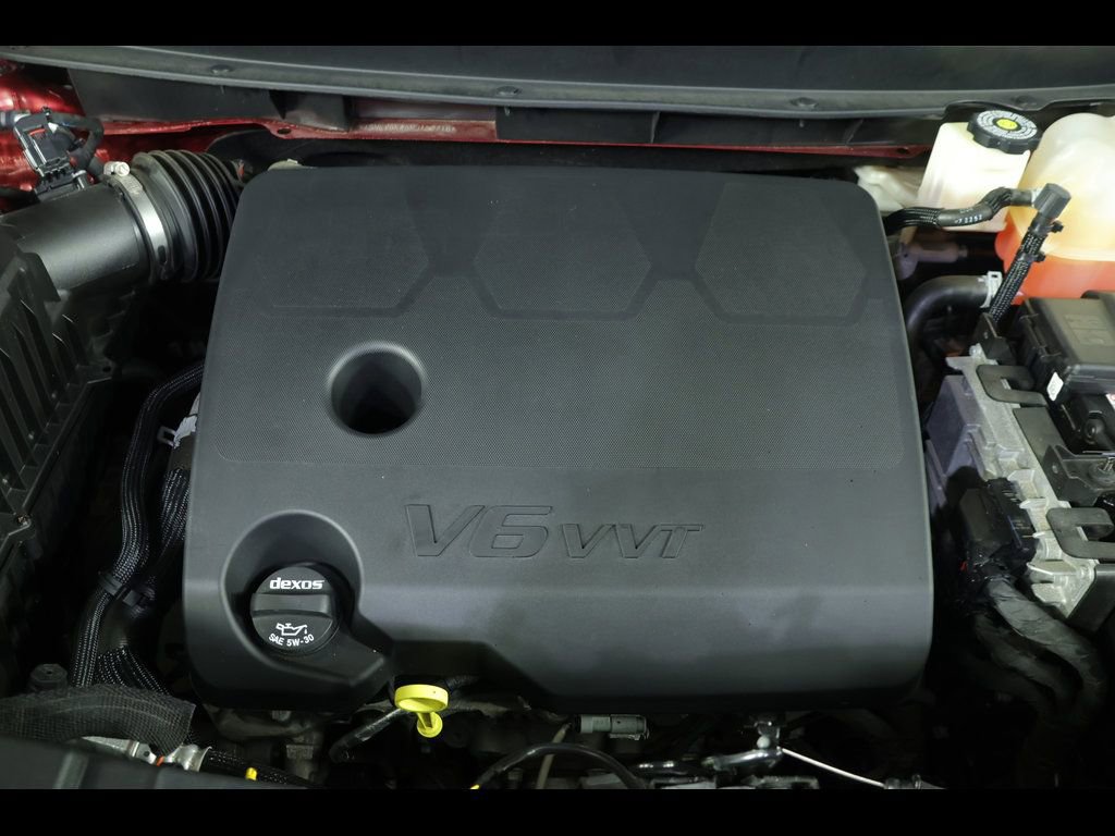 Used 2022 Chevrolet Traverse LT w/ Midnight/Sport Edition image 23