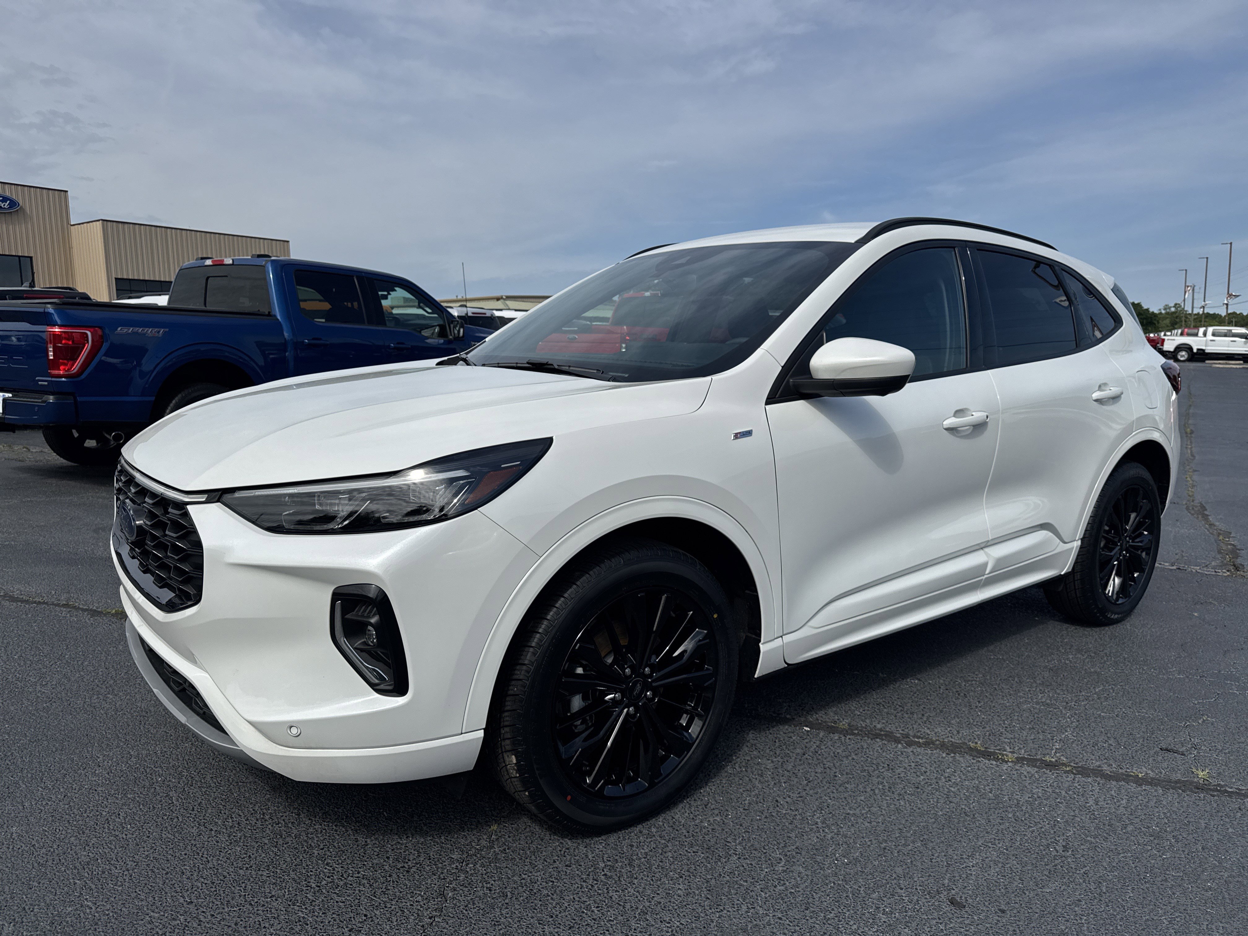 Certified 2023 Ford Escape ST-Line Elite AWD/4WD video 2
