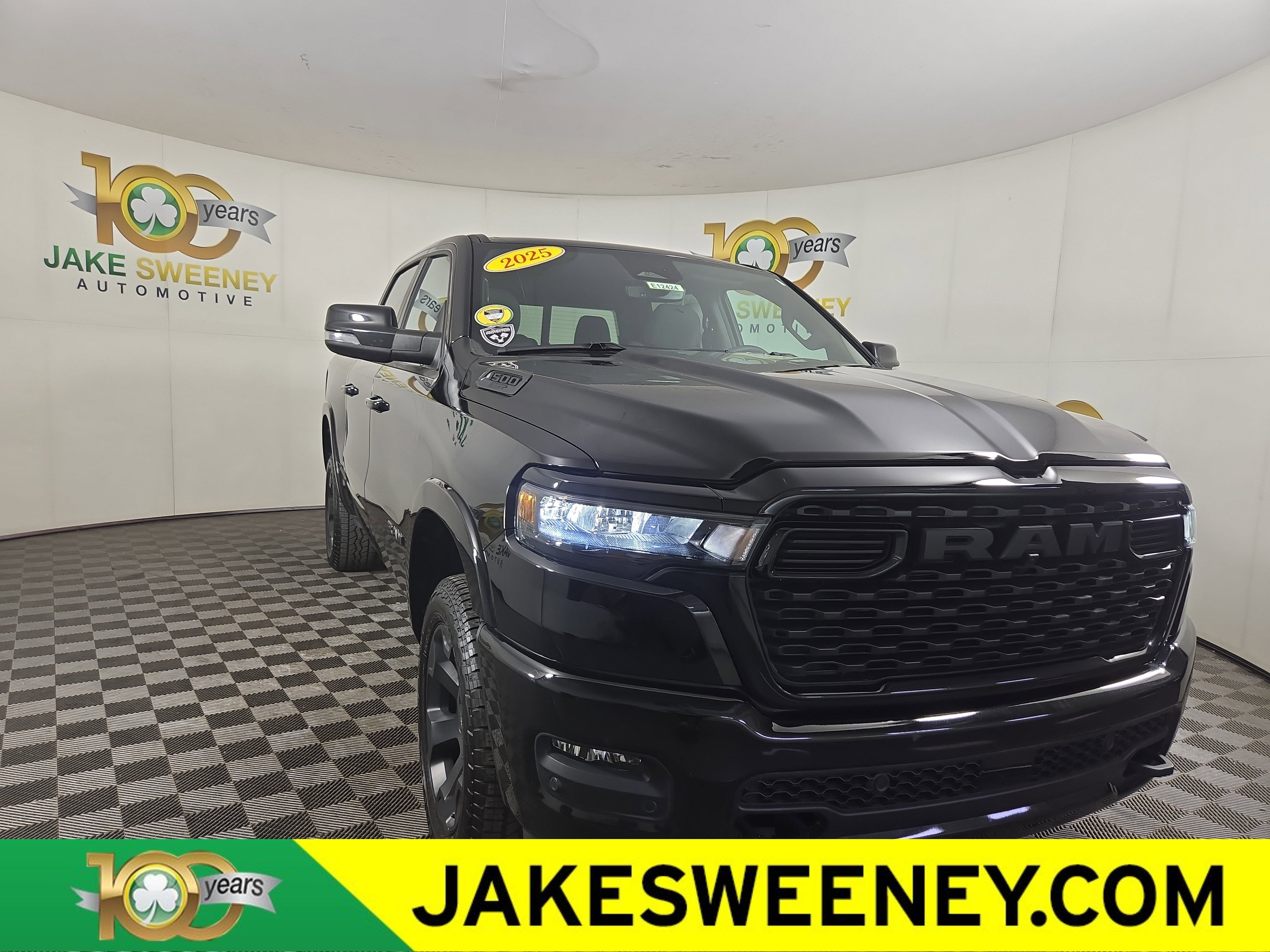 Certified 2025 RAM 1500 Big Horn AWD/4WD image 1