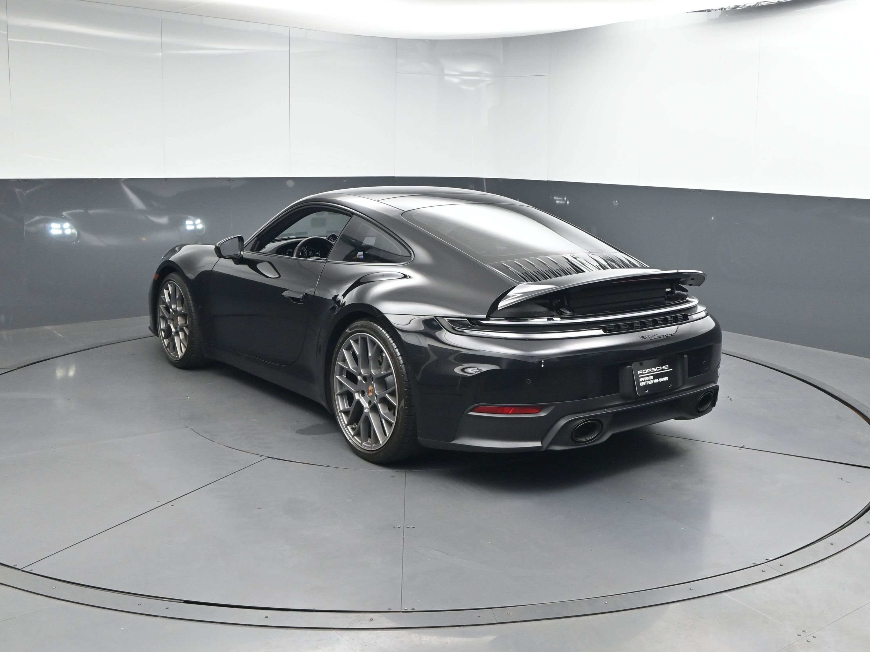 Certified 2025 Porsche 911 Carrera image 3