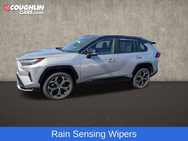 Used 2025 Toyota RAV4 XSE w/ Weather Package AWD/4WD image 5