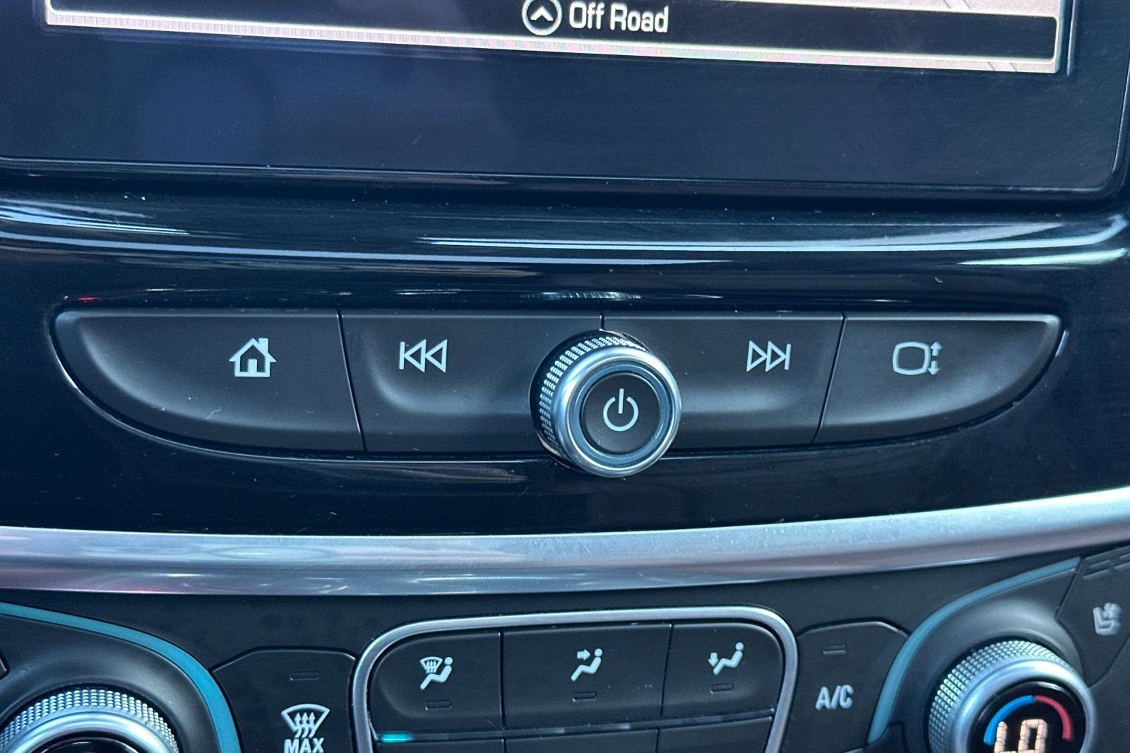 Used 2018 Chevrolet Traverse High Country image 30