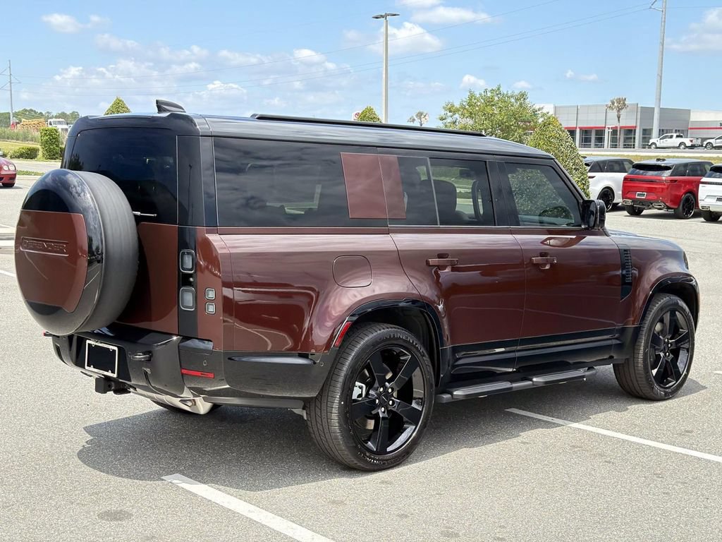 New 2026 Land Rover Defender 130 X-Dynamic SE AWD/4WD image 4