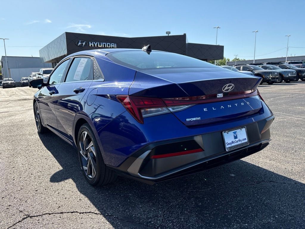 Certified 2025 Hyundai Elantra SEL FWD image 9