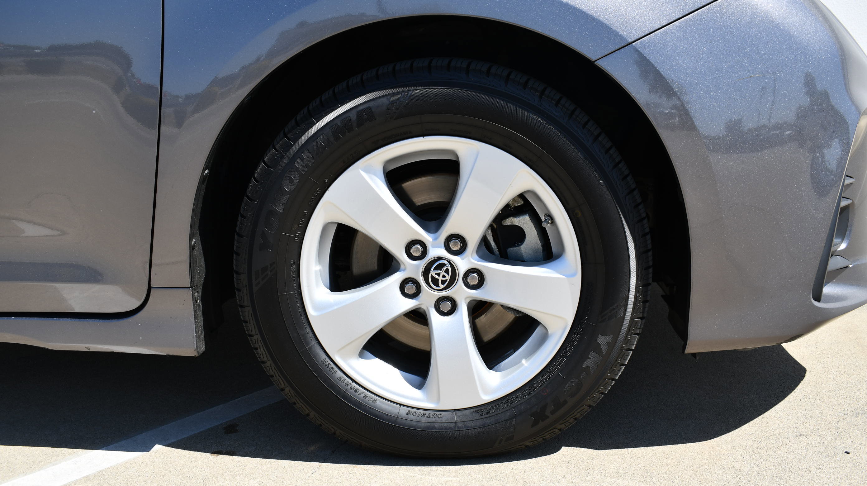 Used 2020 Toyota Sienna LE w/ Carpet Mat Package image 5