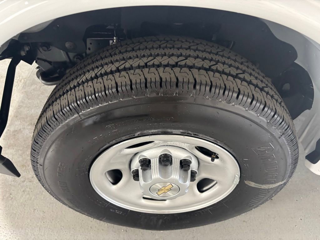 New 2025 Chevrolet Express 2500 Work Van w/ Driver Convenience Package image 19