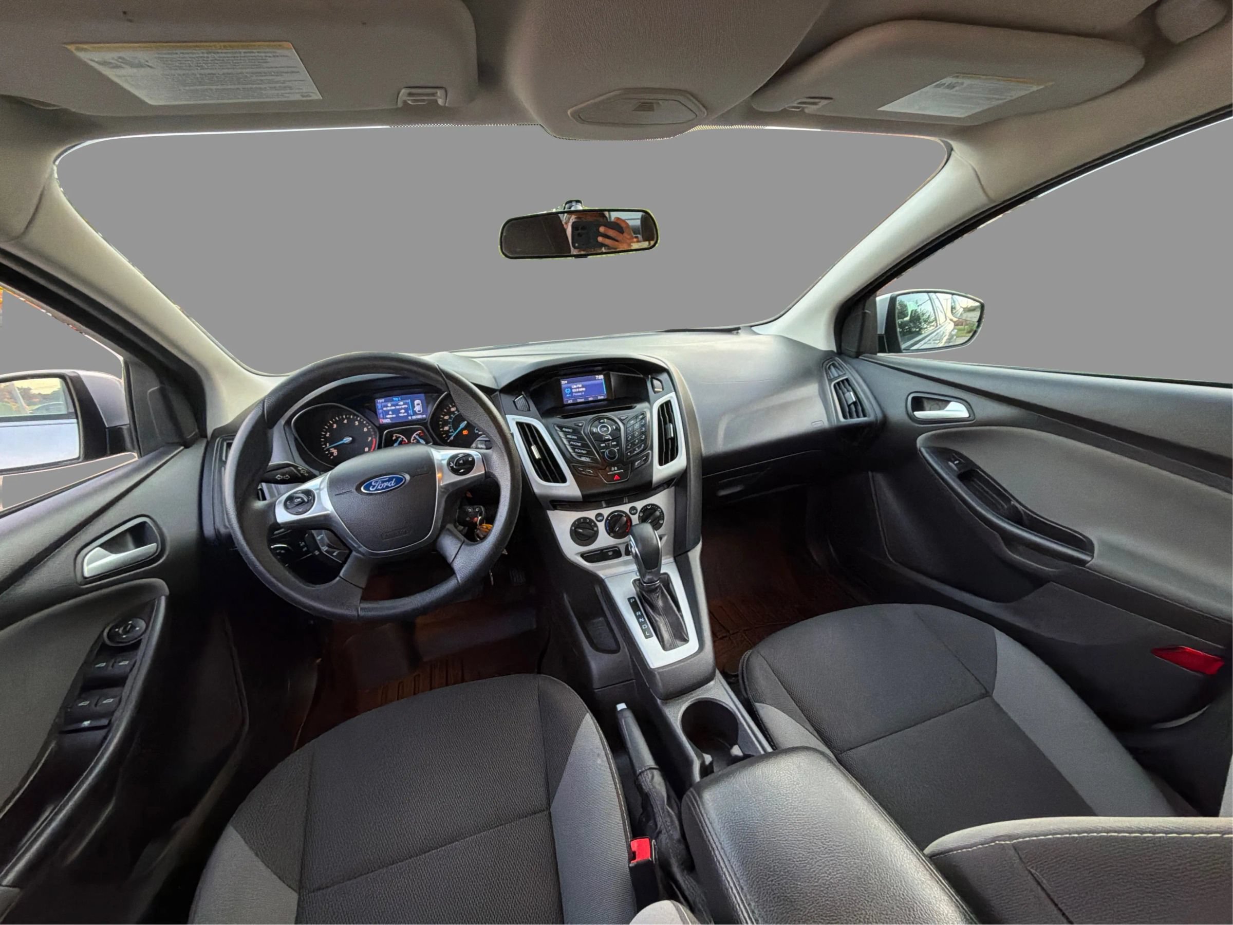 Used 2014 Ford Focus SE FWD image 27