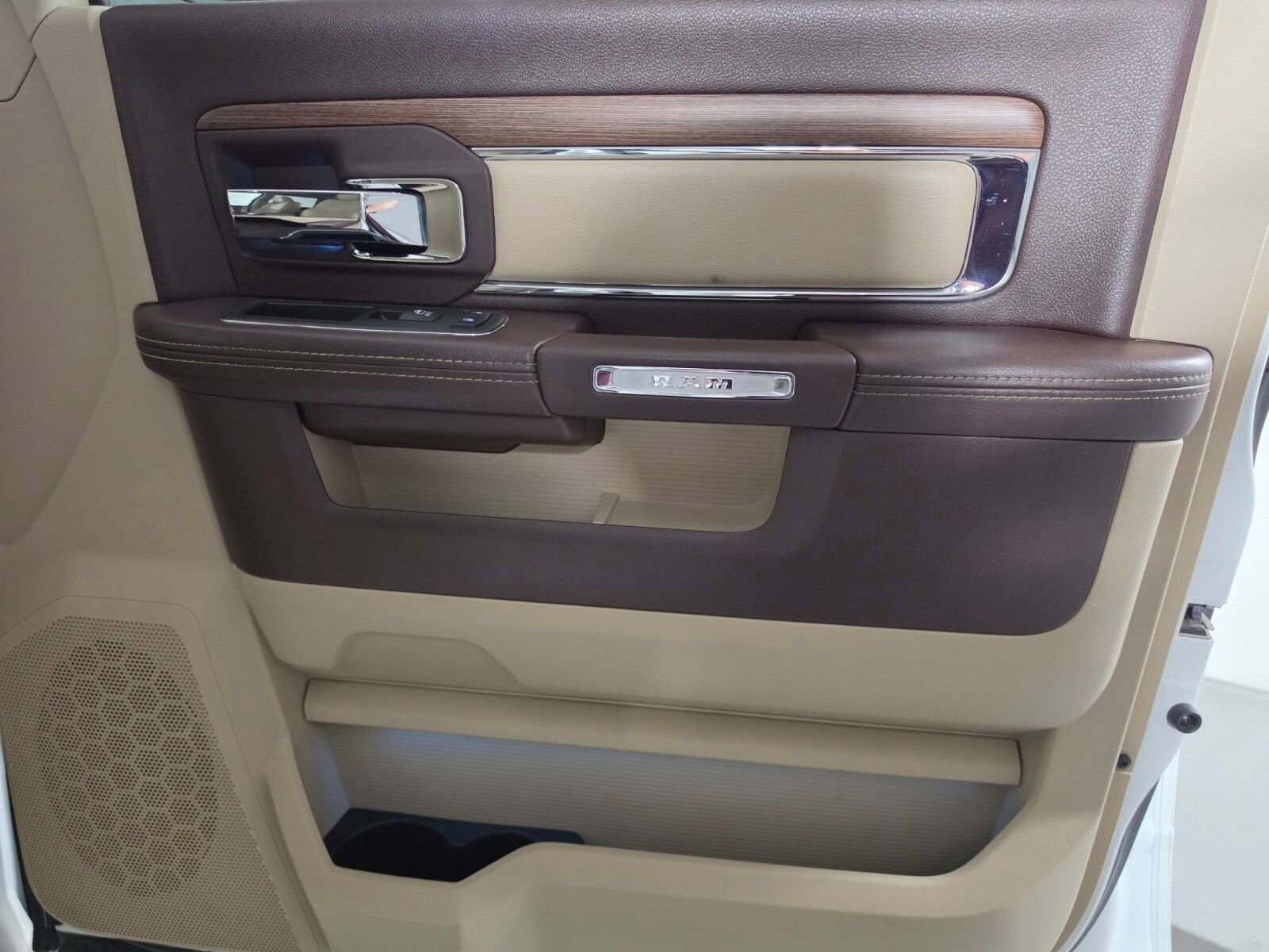 Used 2014 RAM 3500 Laramie AWD/4WD image 20