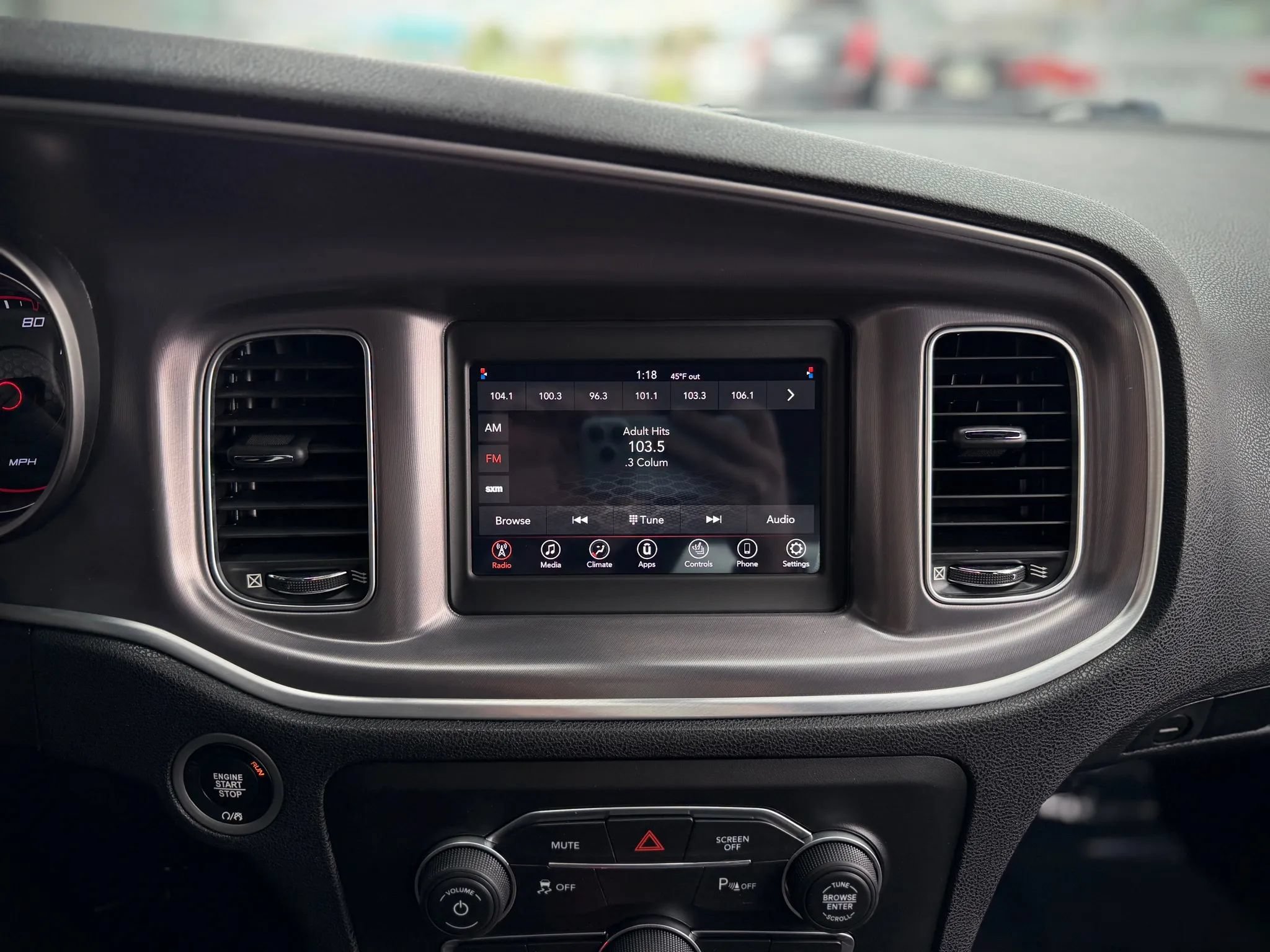 Used 2019 Dodge Charger SXT w/ Leather Interior Group RWD image 15