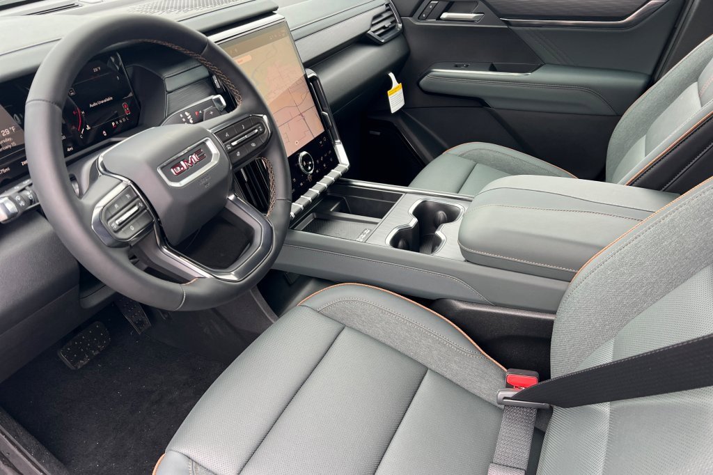 New 2026 GMC Acadia AT4 w/ Luxury Package image 7