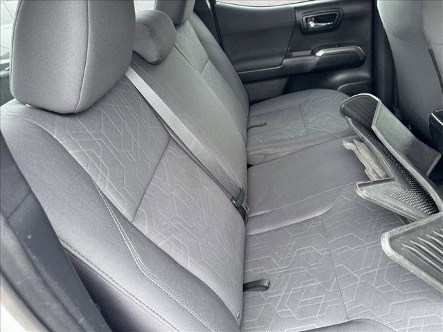 Used 2016 Toyota Tacoma TRD Off-Road w/ Towing Package image 18