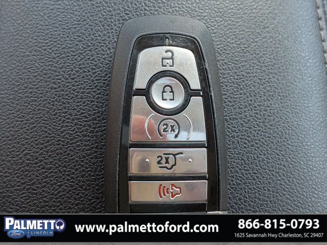 Used 2022 Ford Escape SE w/ SE Sport Appearance Package FWD image 31