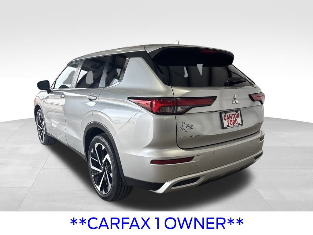 Used 2024 Mitsubishi Outlander SE Black Edition image 3