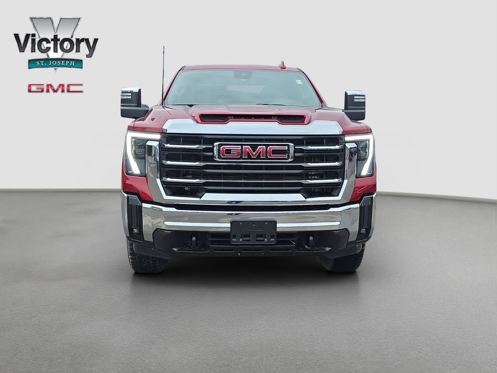 Used 2025 GMC Sierra 3500 SLT image 2