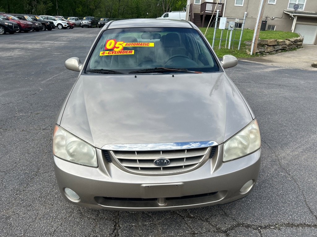 Used 2005 Kia Spectra LX FWD image 3