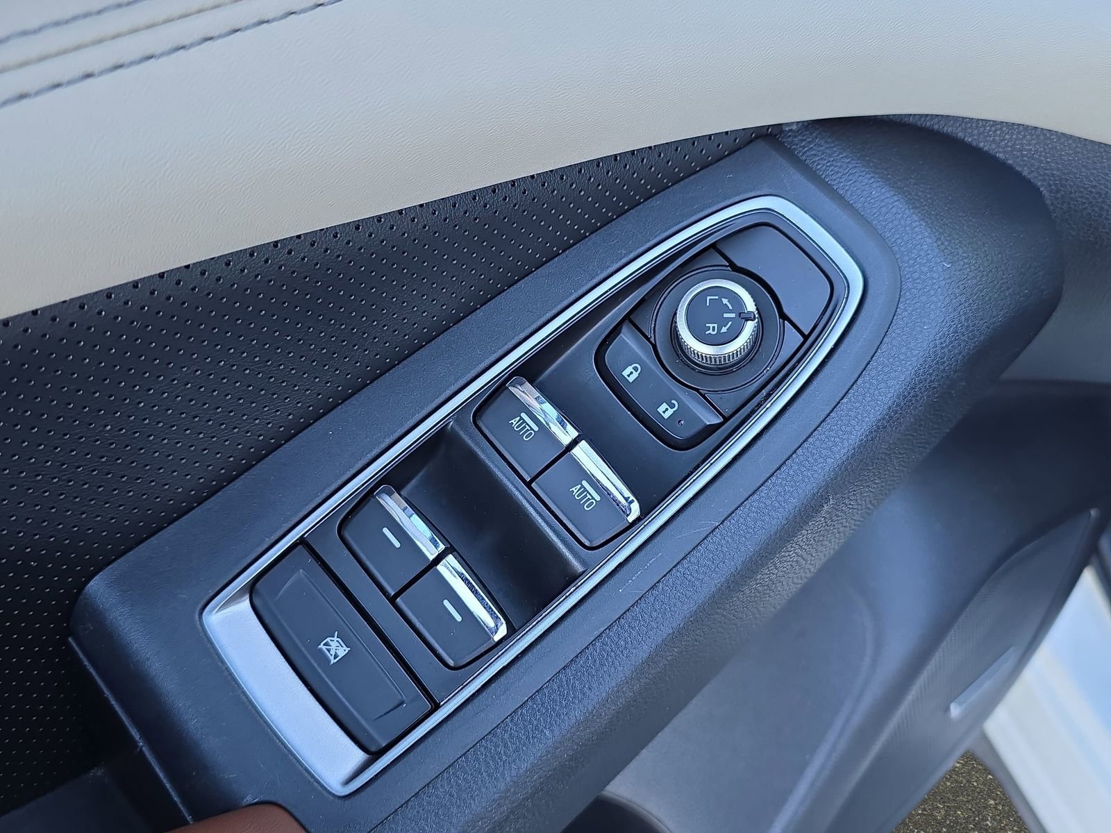 Used 2019 Subaru Ascent Touring w/ Popular Package #2 image 30