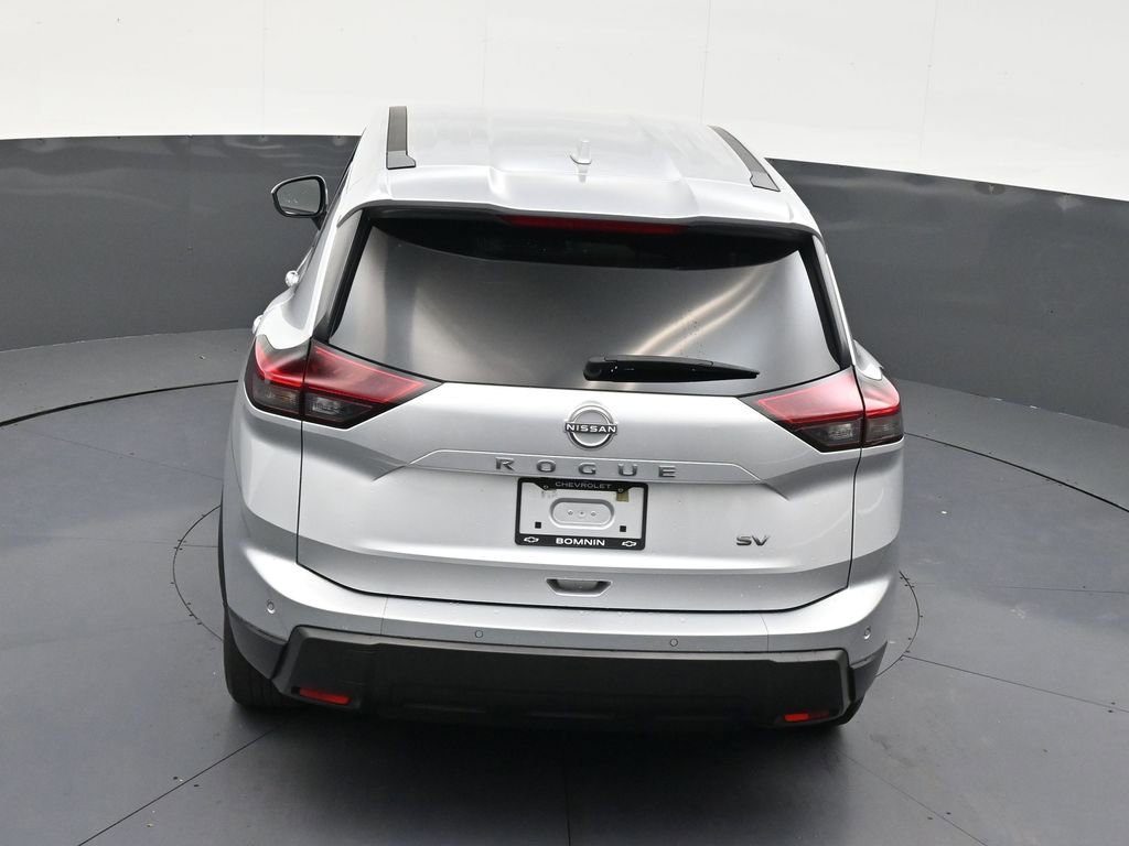 Used 2024 Nissan Rogue SV image 16