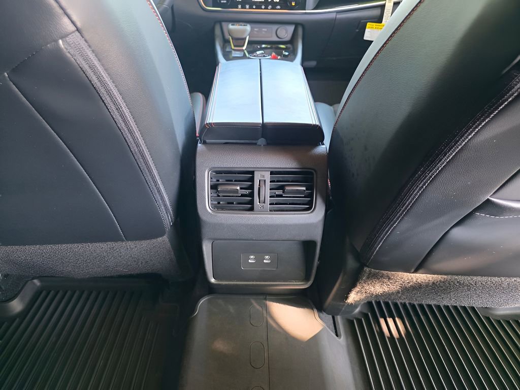 Used 2025 Nissan Rogue SV AWD/4WD image 22