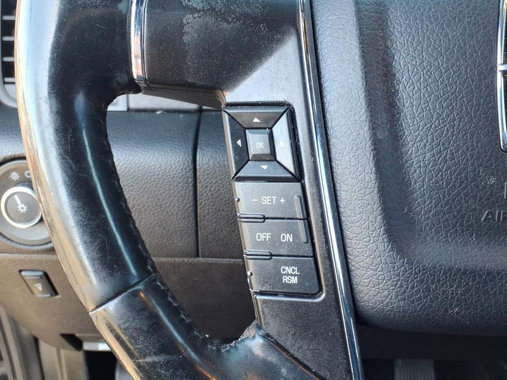 Used 2017 Lincoln Navigator L Select RWD image 20