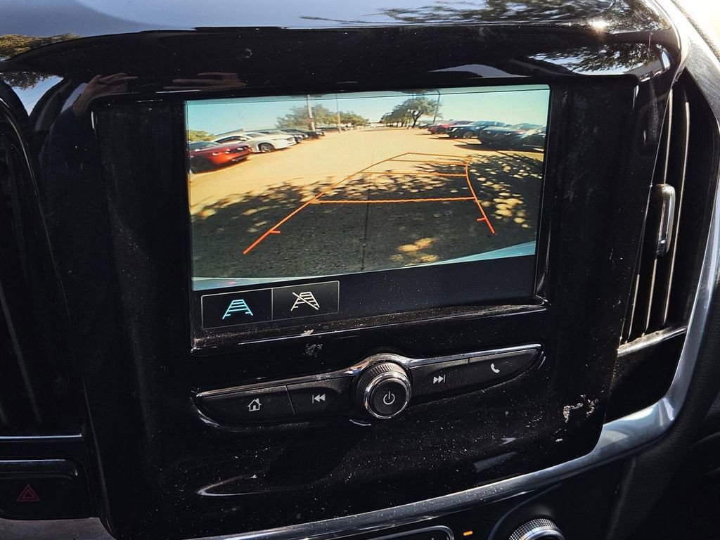 Used 2018 Chevrolet Traverse LT image 24