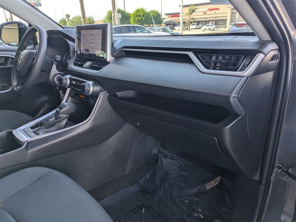 Used 2024 Toyota RAV4 LE image 33