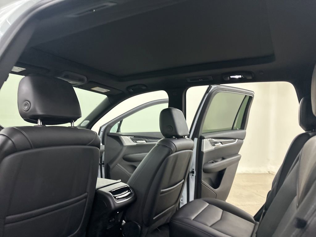 Used 2025 Cadillac XT6 Premium Luxury image 27
