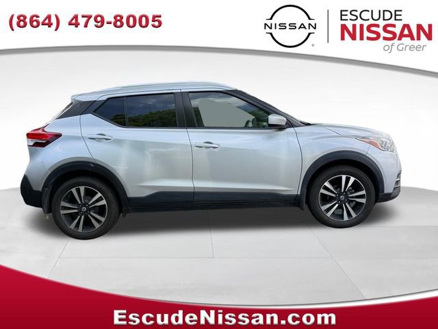 Used 2019 Nissan Kicks SV image 2