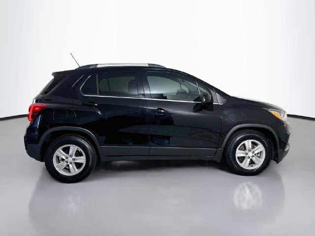 Used 2020 Chevrolet Trax LT FWD image 11