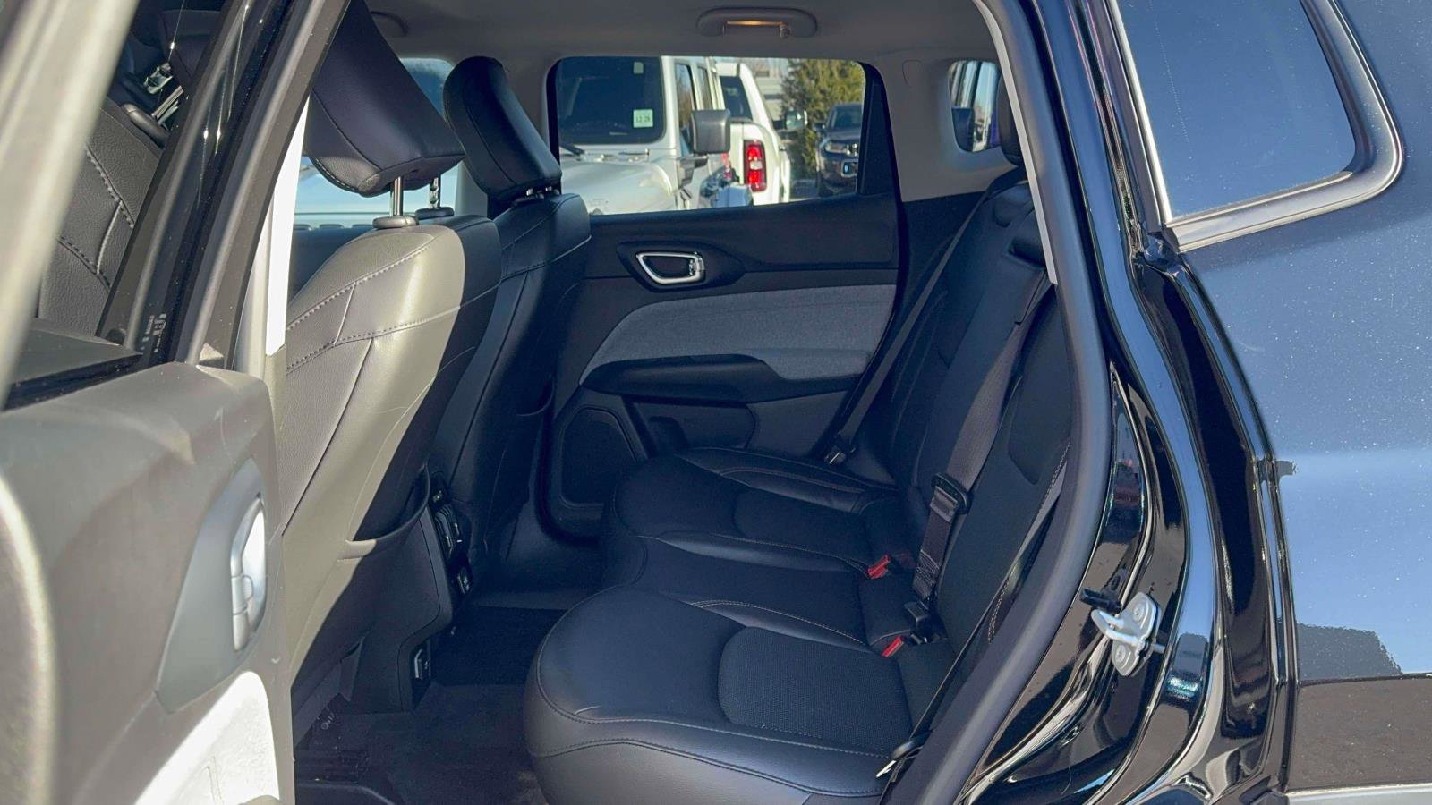 Used 2022 Jeep Compass Latitude image 8