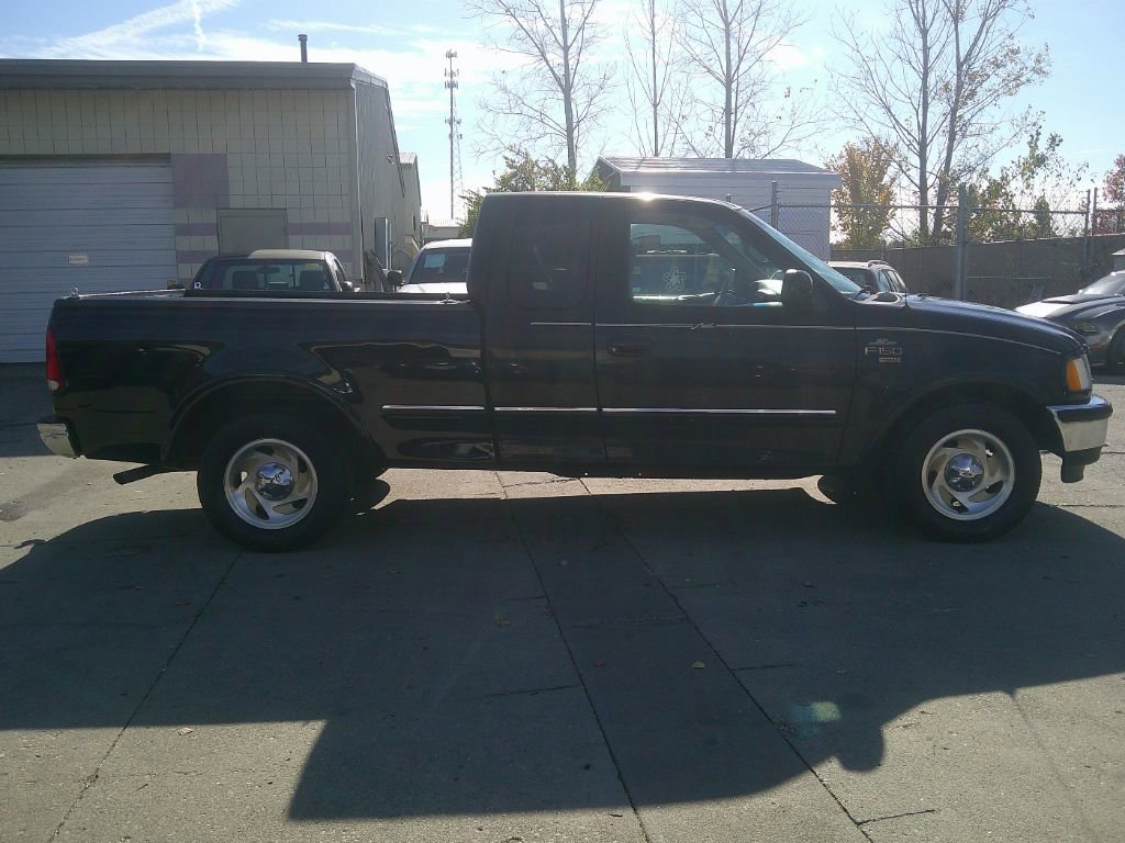 Used 1998 Ford F150 XLT image 9