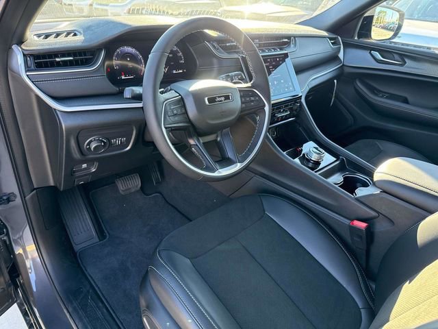 Used 2025 Jeep Grand Cherokee L Altitude image 17