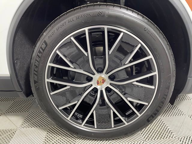 New 2025 Porsche Macan Electric image 19