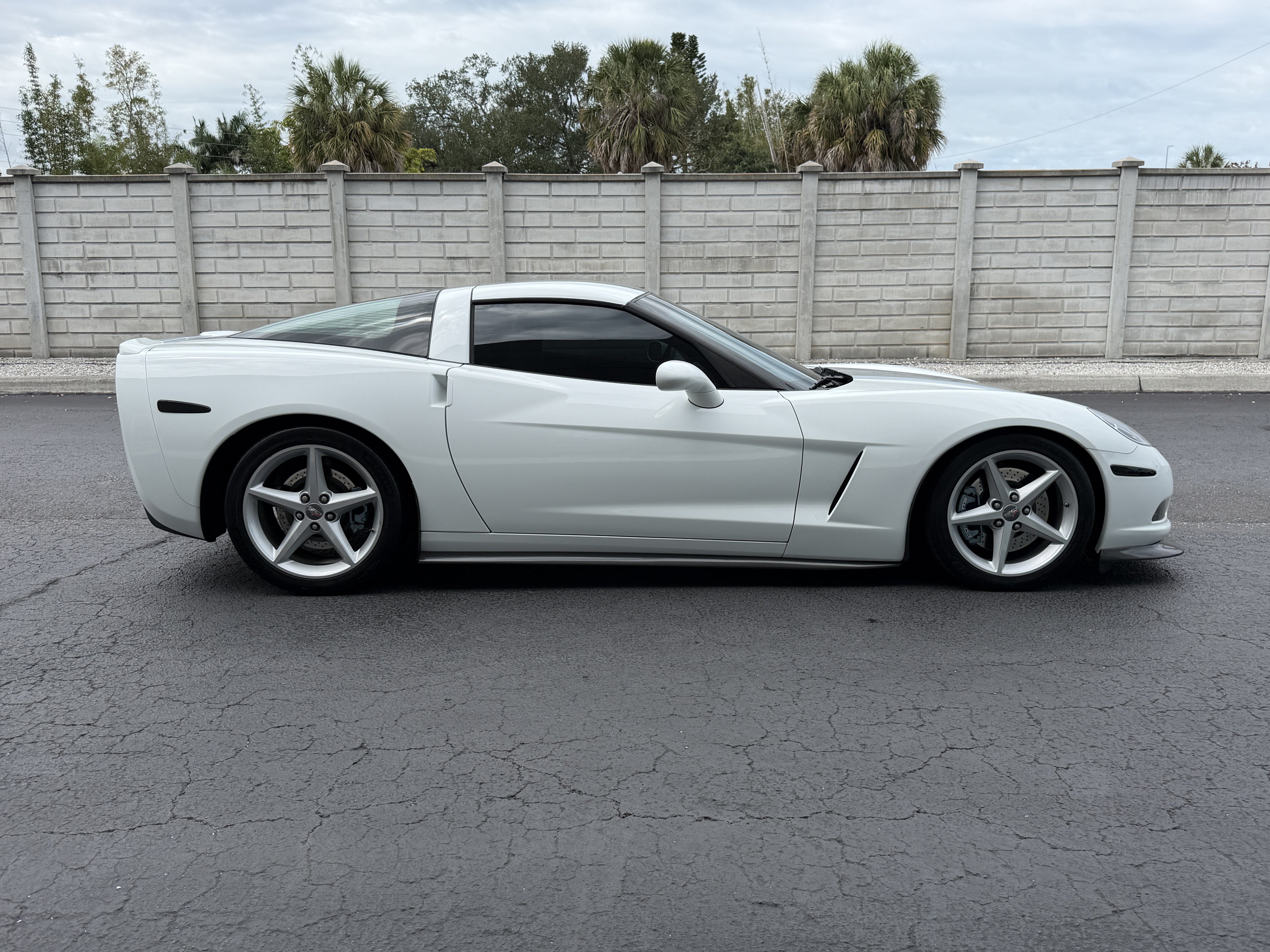 Used 2013 Chevrolet Corvette Coupe w/ 4LT Preferred Equipment Group RWD image 7
