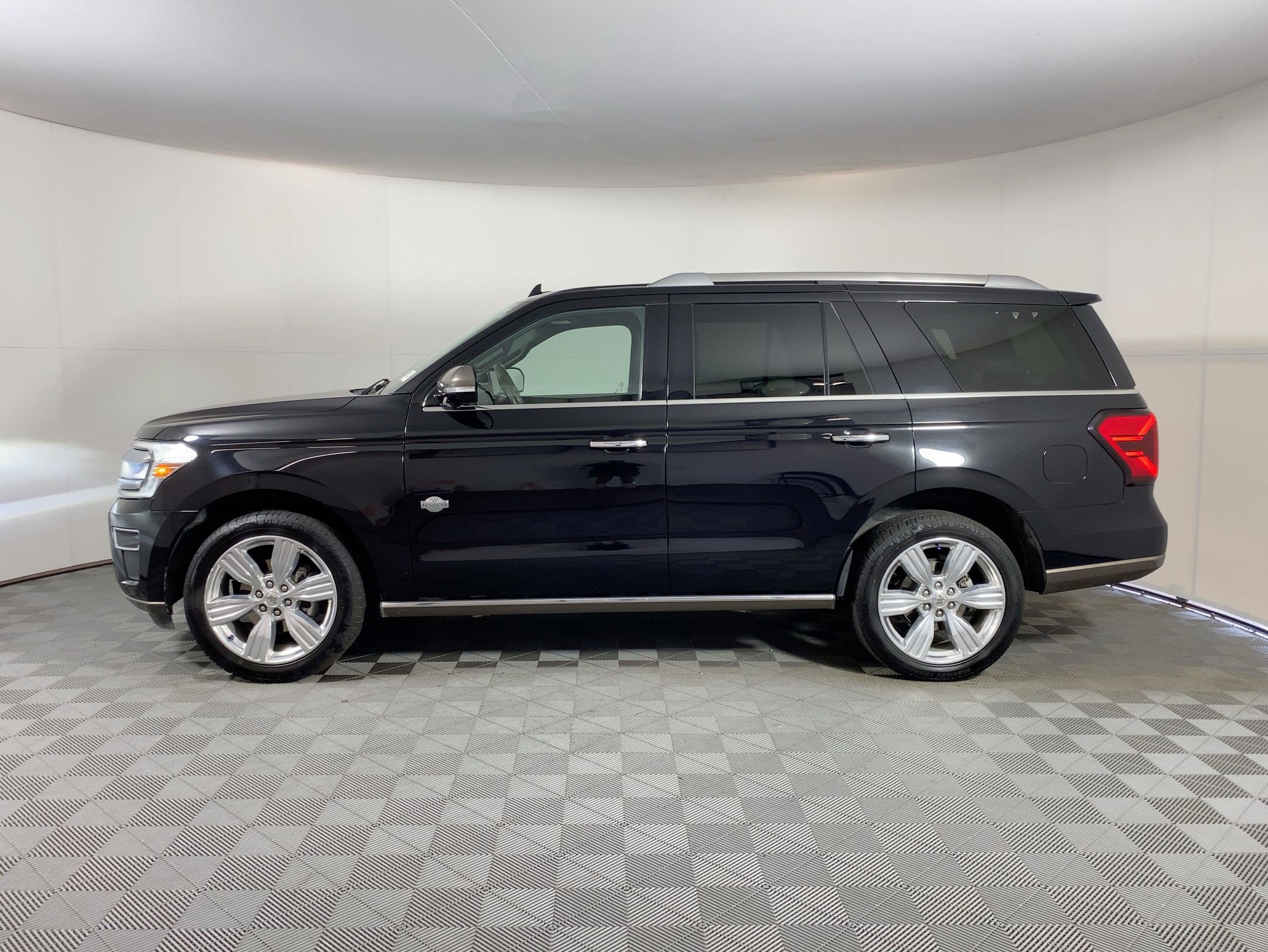 Used 2022 Ford Expedition King Ranch image 2