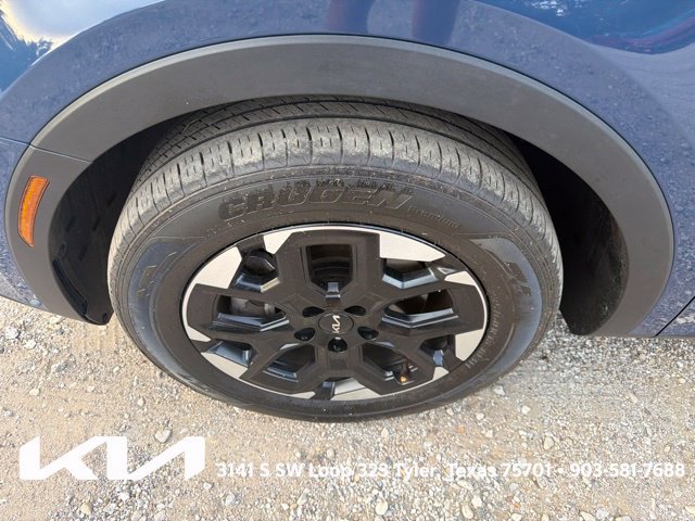 Used 2025 Kia Sorento S FWD image 4