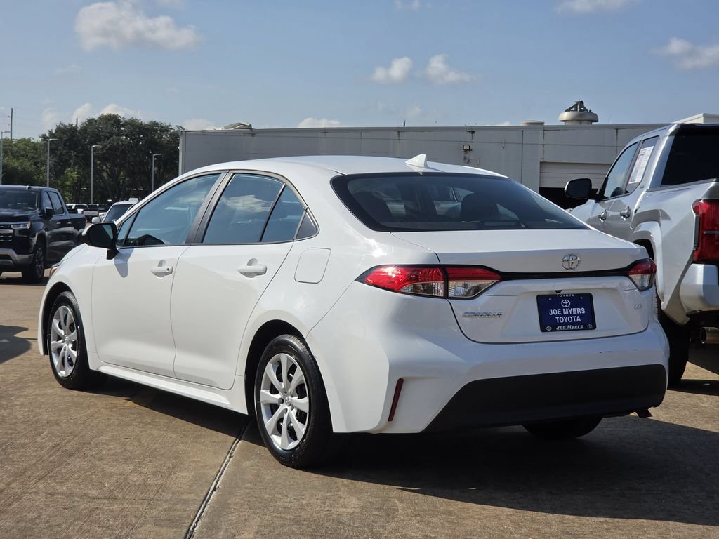 Used 2025 Toyota Corolla LE FWD image 7