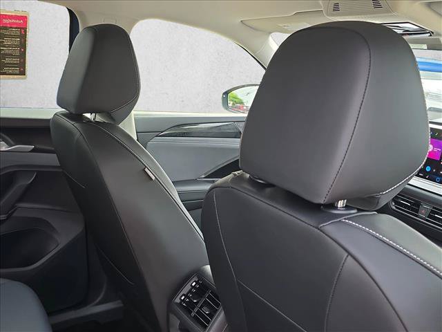 Used 2025 Volkswagen Tiguan SE AWD/4WD image 22