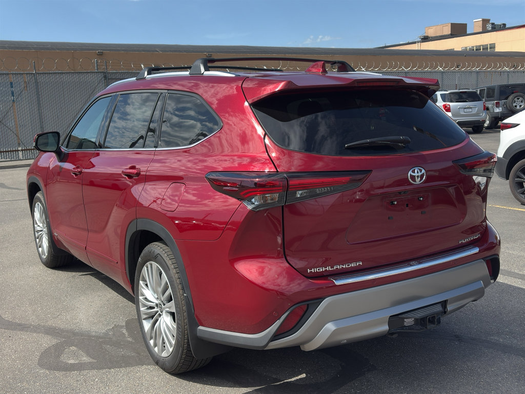 Used 2025 Toyota Highlander Platinum AWD/4WD image 5