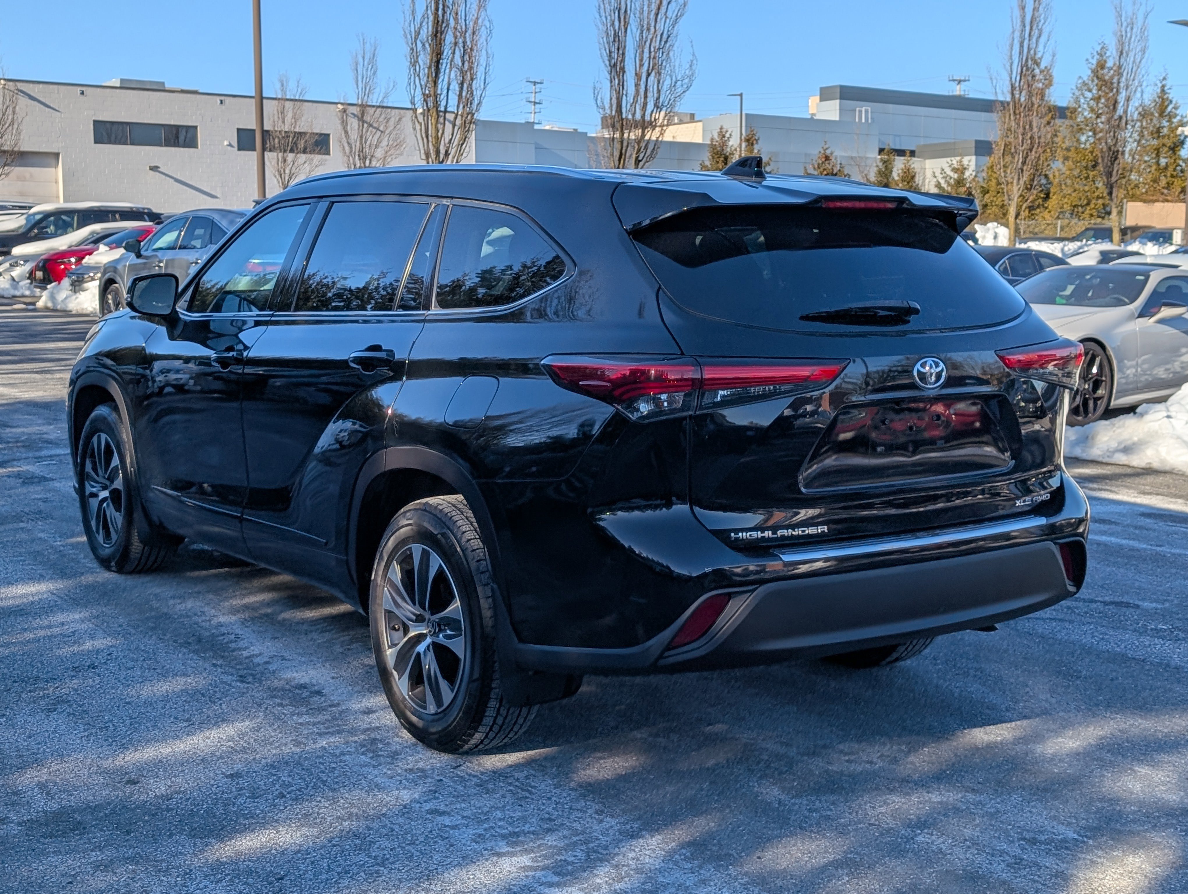 Used 2020 Toyota Highlander XLE w/ Protection Package #3 image 5