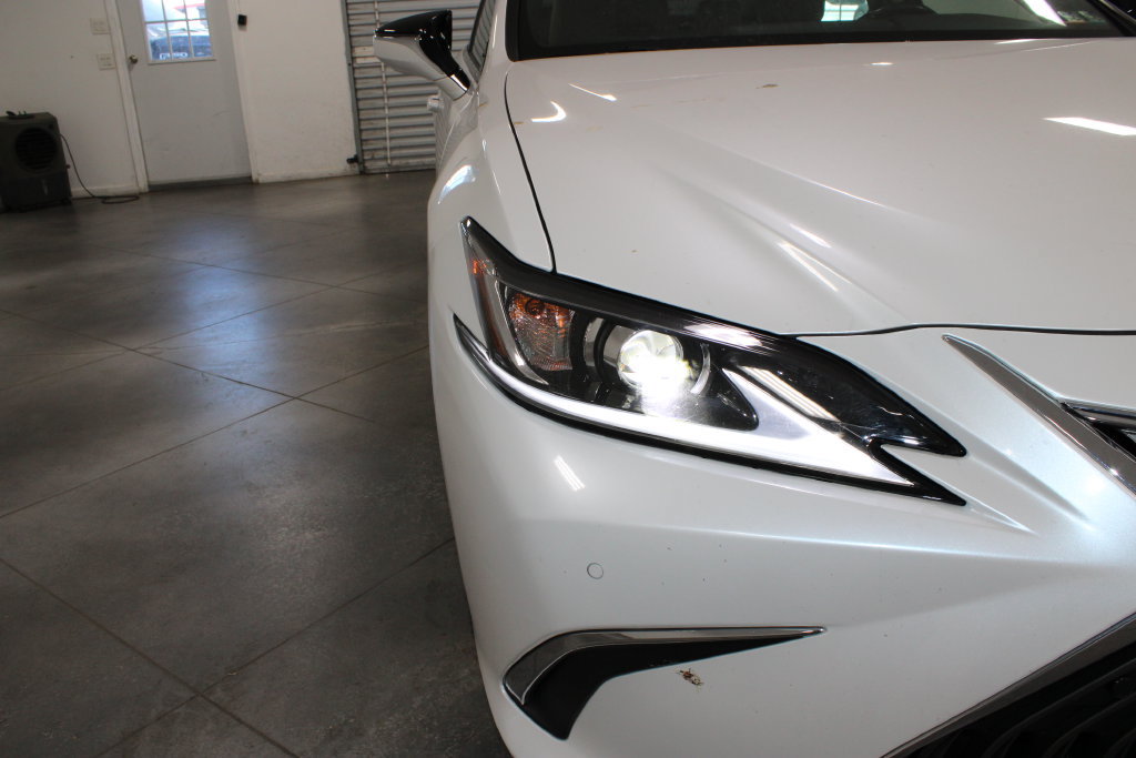 Used 2020 Lexus ES 300h w/ Accessory Package FWD image 12