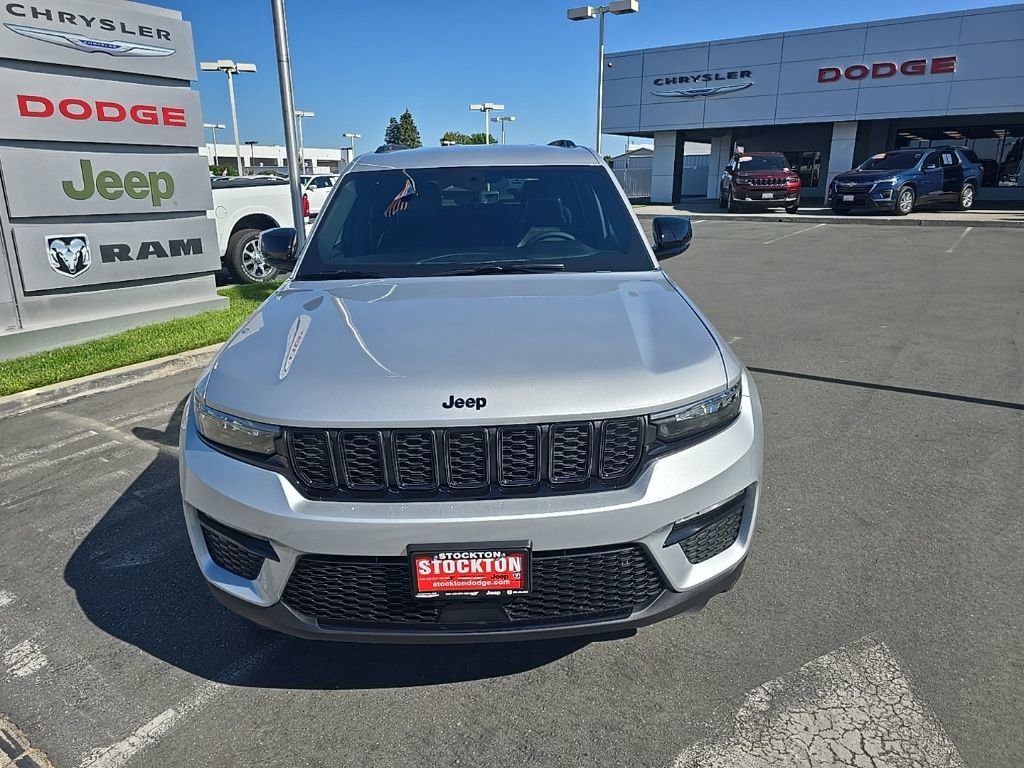 New 2025 Jeep Grand Cherokee Limited w/ Black Appearance Package AWD/4WD image 24